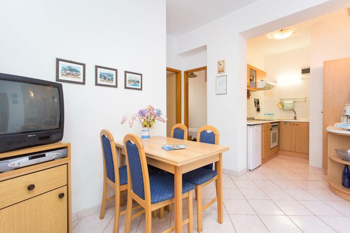 2-Bedroom Apartment 300M From Beach In Punat Eksteriør billede