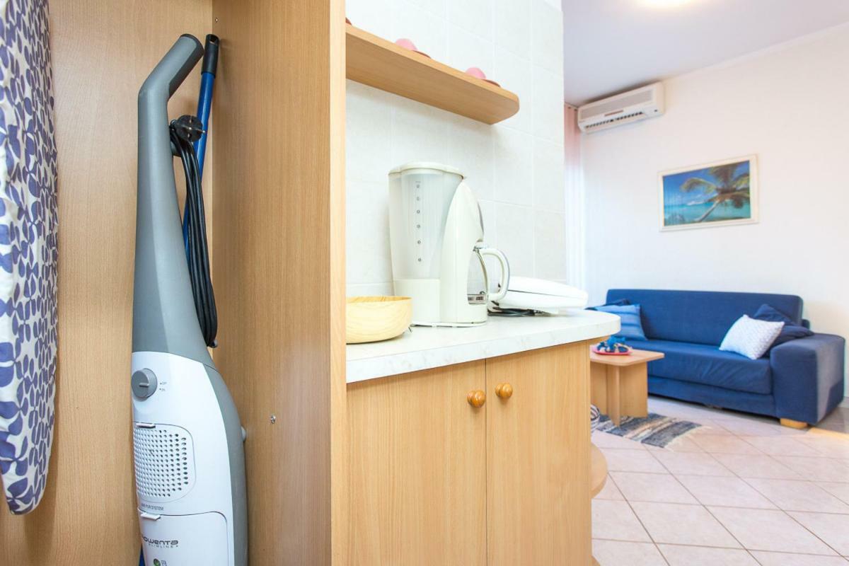 2-Bedroom Apartment 300M From Beach In Punat Eksteriør billede